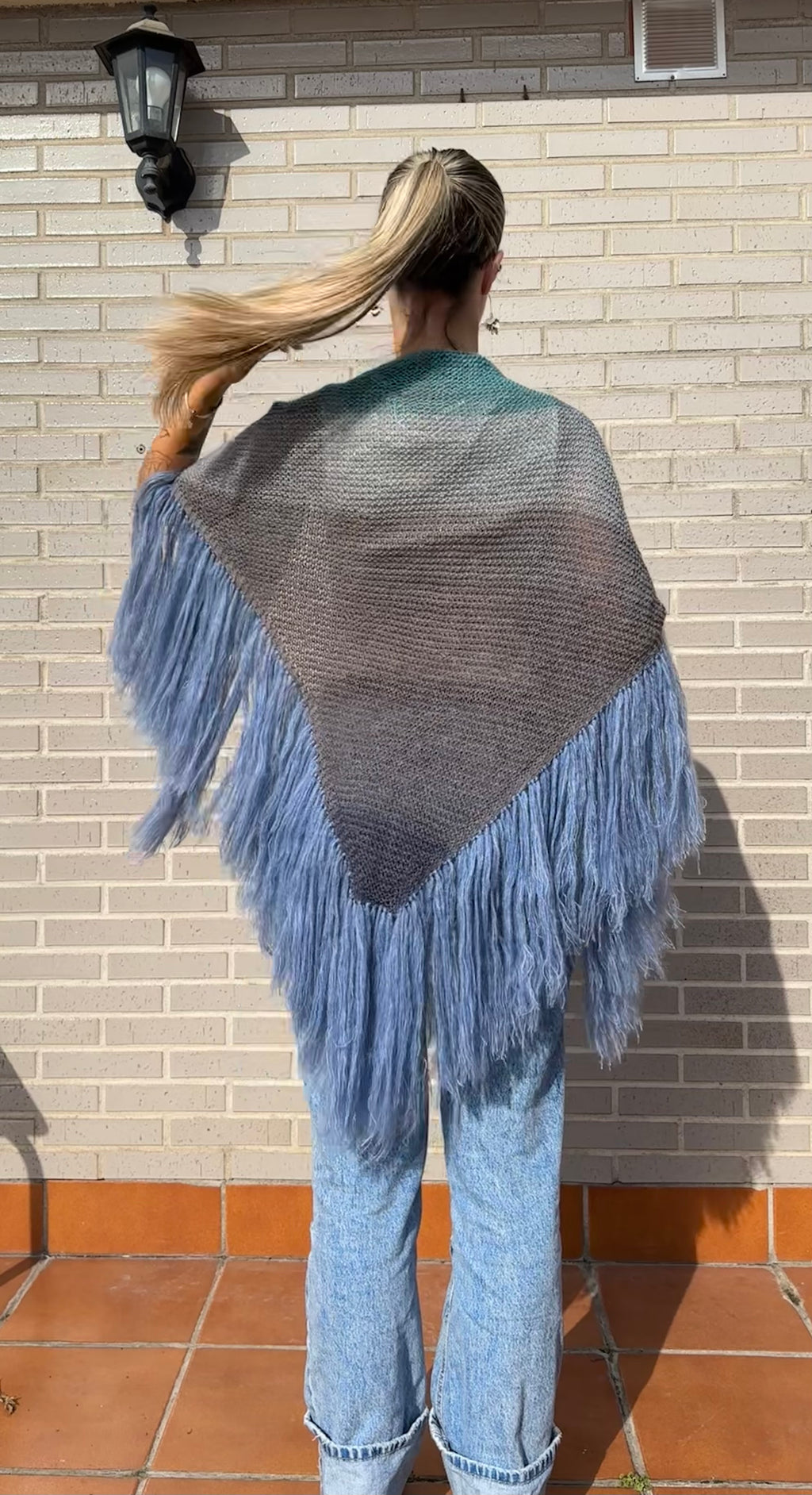 Chal tricolor y flecos de mohair
