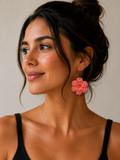 Pendientes tejidos a mano flor rosa