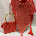 Bolso y chal naranja