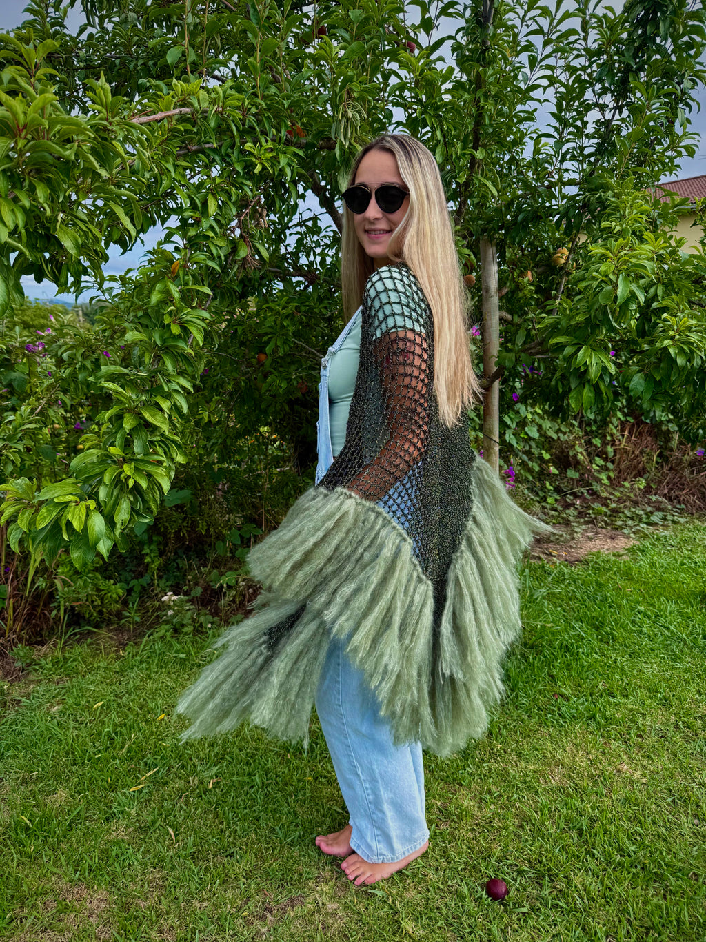 Chal calado verde con flecos de mohair