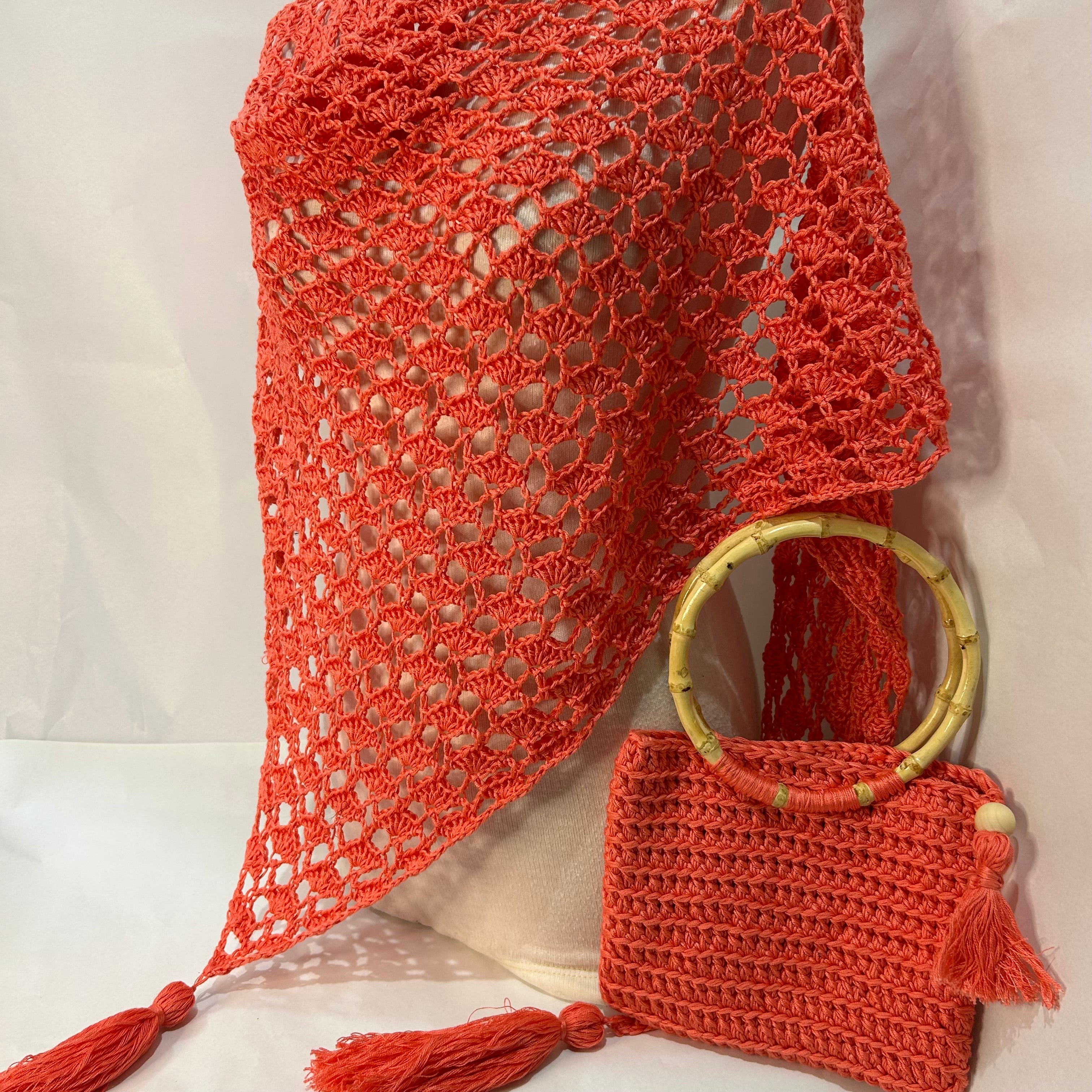 Bolso y chal naranja