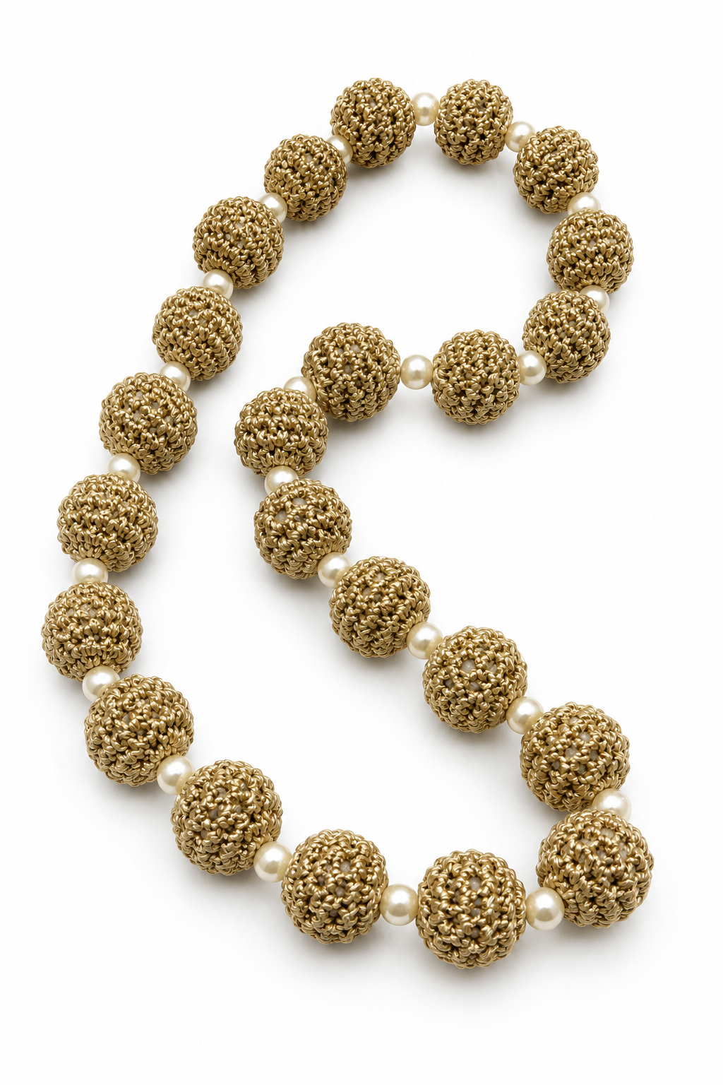 Collar ganchillo dorado