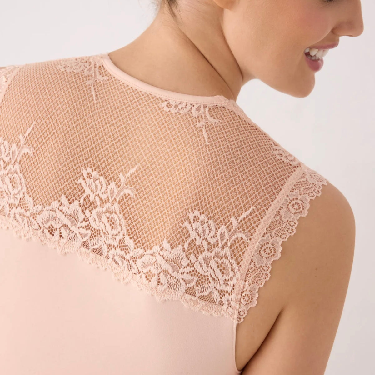 TÉRMICO Camiseta mujer sin mangas con encaje 70038